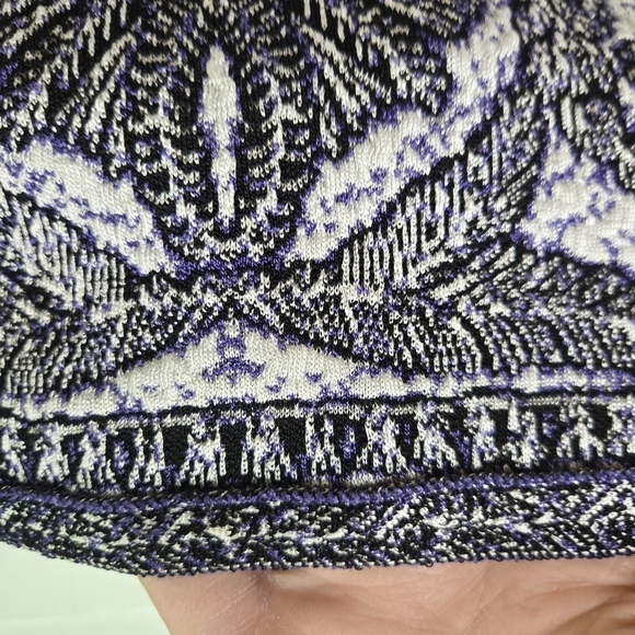 Herve Leger Mackenzie Intarsia Knit Jacquard Cropped Long Sleeve Top - Picture 13 of 16